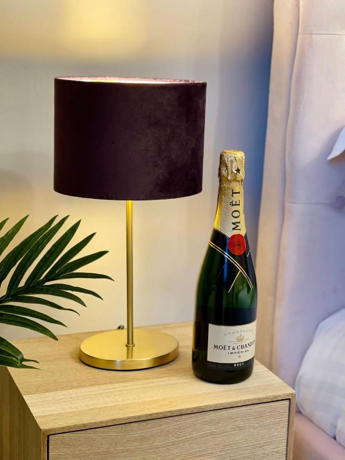 Kist Accommodates - Stylish Headingley Apartment - Parking - 500 Mps Wifi Meanwood Exterior foto