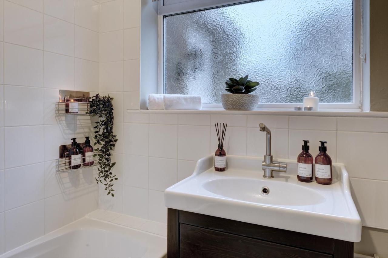 Kist Accommodates - Stylish Headingley Apartment - Parking - 500 Mps Wifi Meanwood Exterior foto