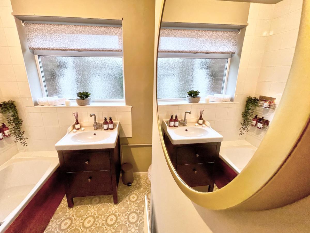 Kist Accommodates - Stylish Headingley Apartment - Parking - 500 Mps Wifi Meanwood Exterior foto